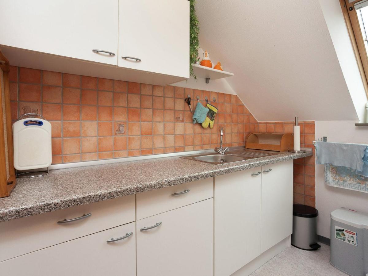 Flat In Polle Near The Forest Екстериор снимка