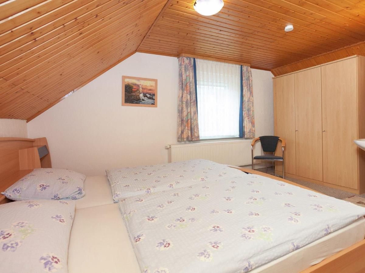 Flat In Polle Near The Forest Екстериор снимка