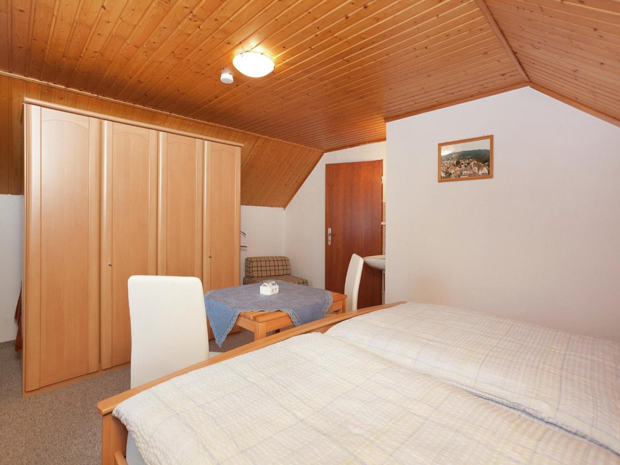 Flat In Polle Near The Forest Екстериор снимка